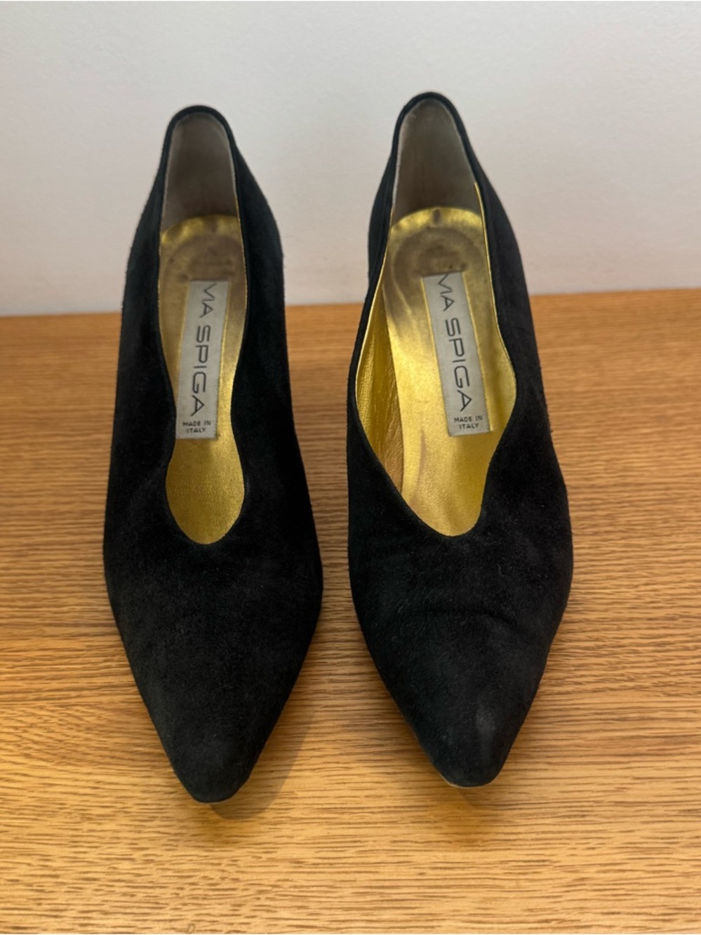 Love Story 90’s Via Spiga Black Suede Pointed Toe Heels with Gold Insole